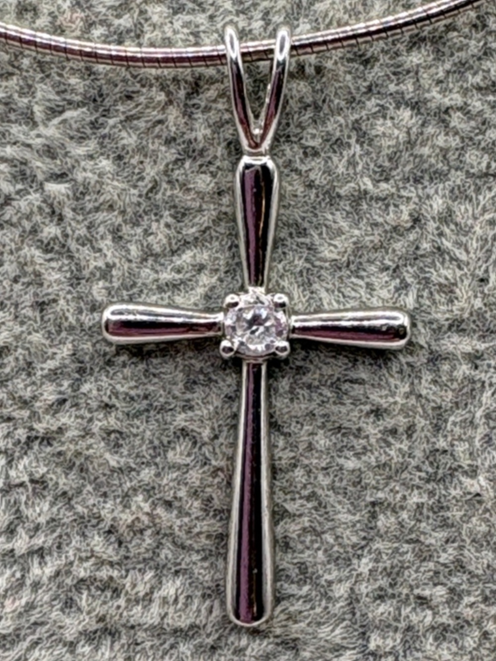 Ross-Simons Sterling Silver Cross Pendant Necklace Cz Diamond 925
